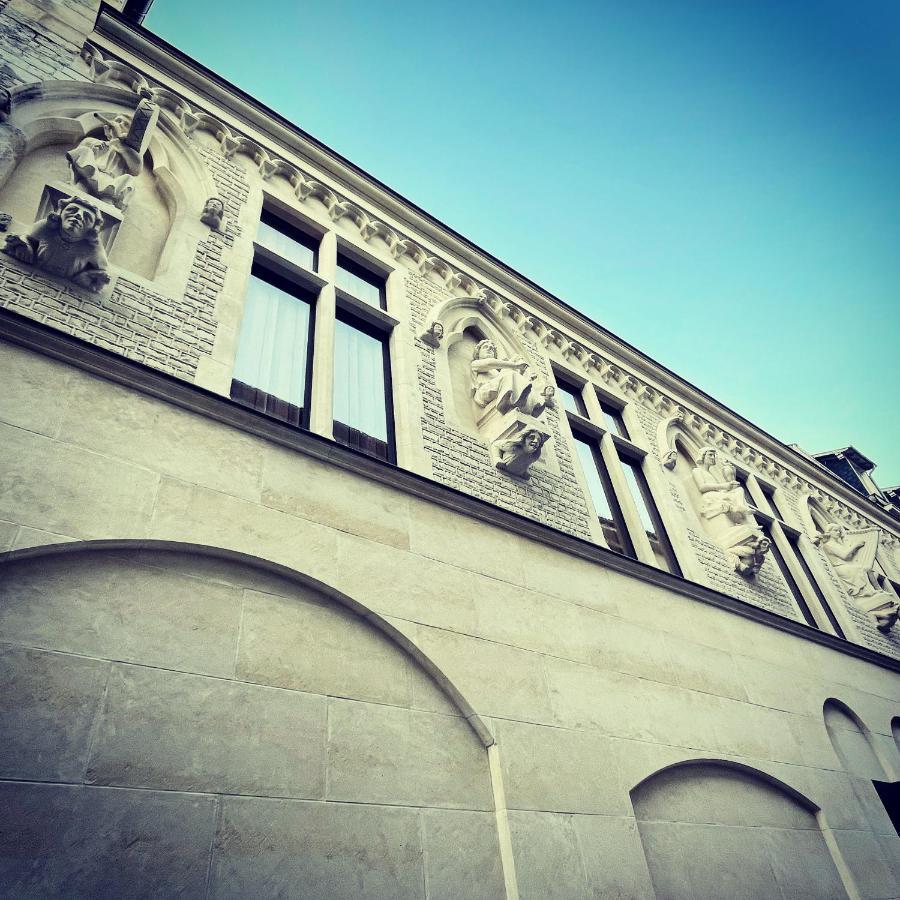 Charme De L'Ancien Pour Cet Appartement Entierement Renove Dans L'Hypercentre De Reims Exterior photo