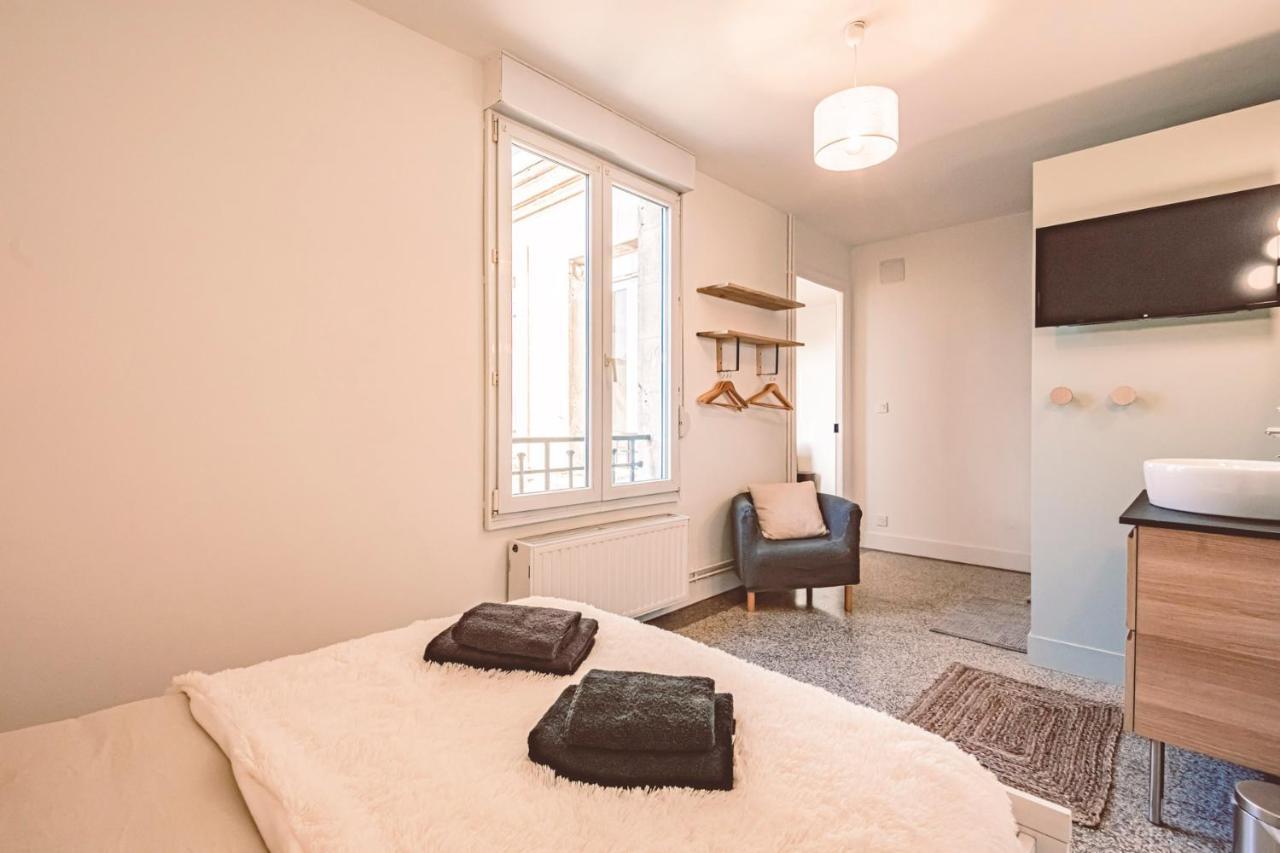 Charme De L'Ancien Pour Cet Appartement Entierement Renove Dans L'Hypercentre De Reims Exterior photo