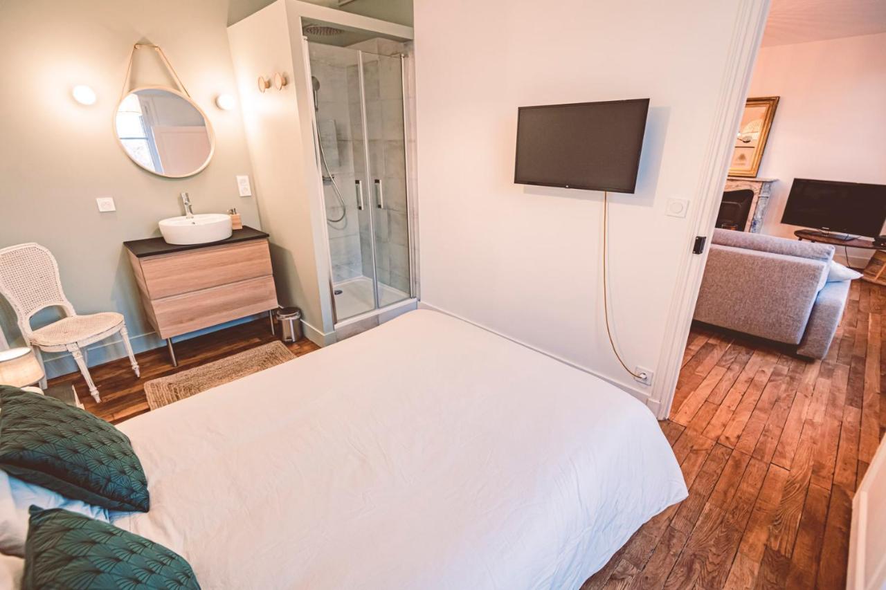 Charme De L'Ancien Pour Cet Appartement Entierement Renove Dans L'Hypercentre De Reims Exterior photo